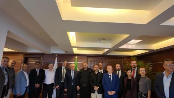 غرفة تجارة وصناعة اللاذقية تبحث مع سفير الاتحاد الأوروبي تعزيز التعاون الاقتصادي والاستثماري